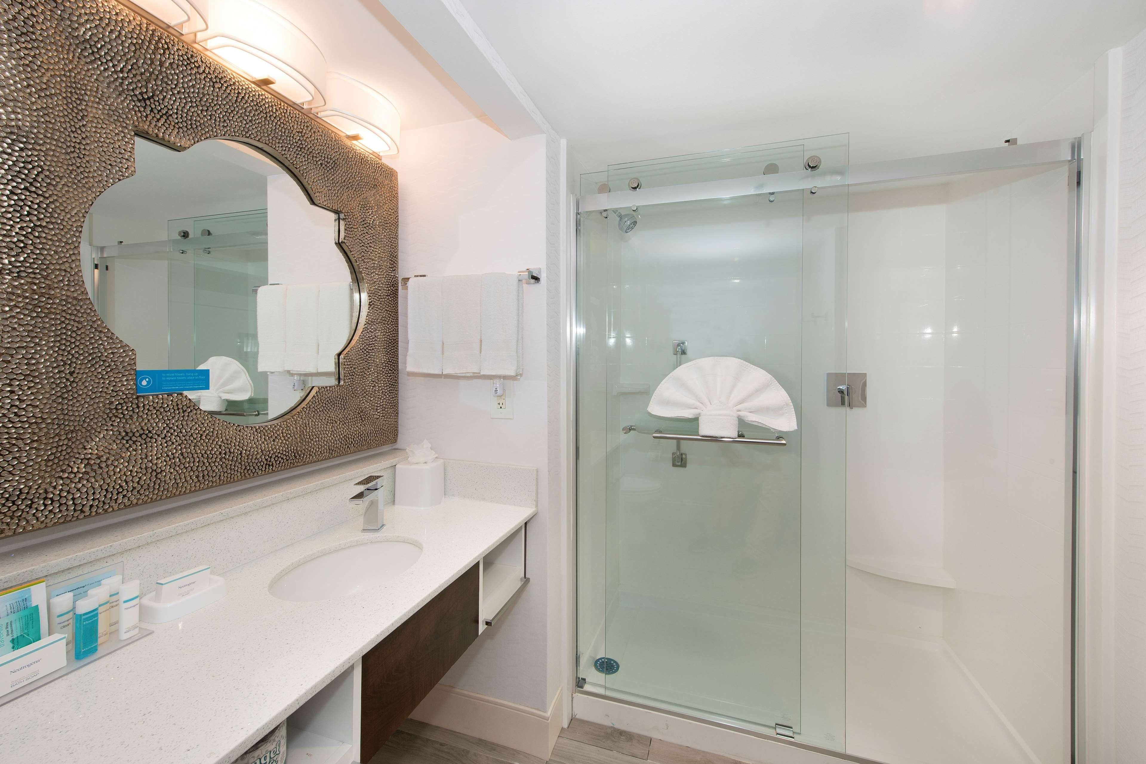 Hampton Inn & Suites Atlanta-Galleria Смирна Екстериор снимка