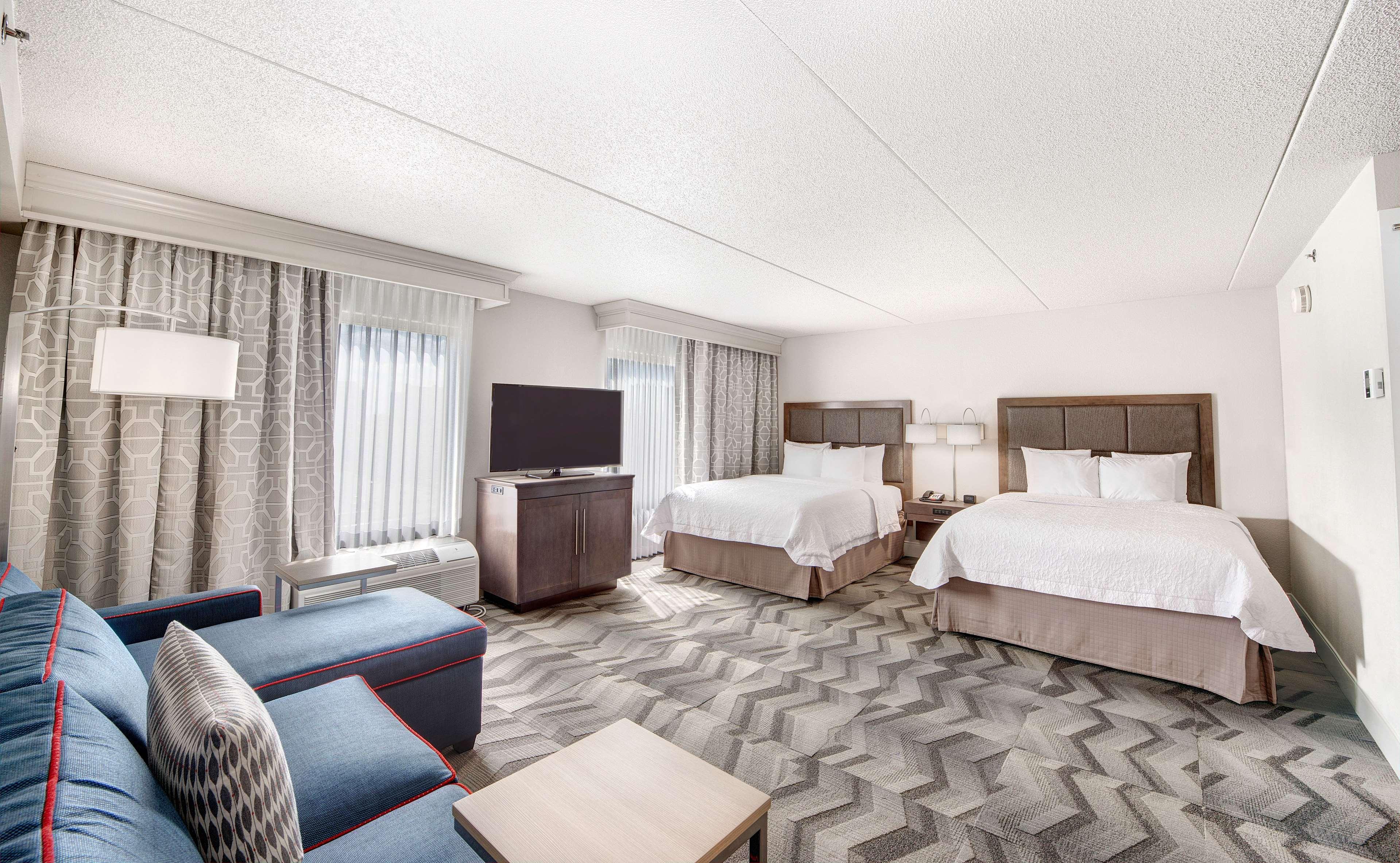 Hampton Inn & Suites Atlanta-Galleria Смирна Екстериор снимка