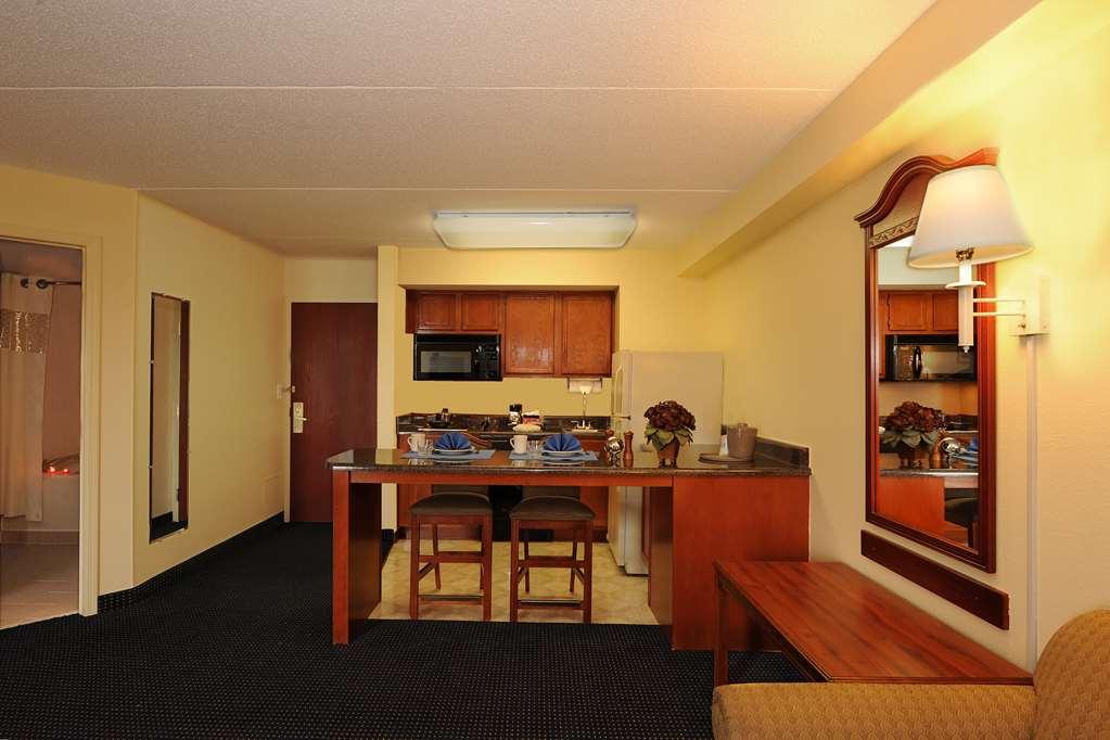 Hampton Inn & Suites Atlanta-Galleria Смирна Стая снимка