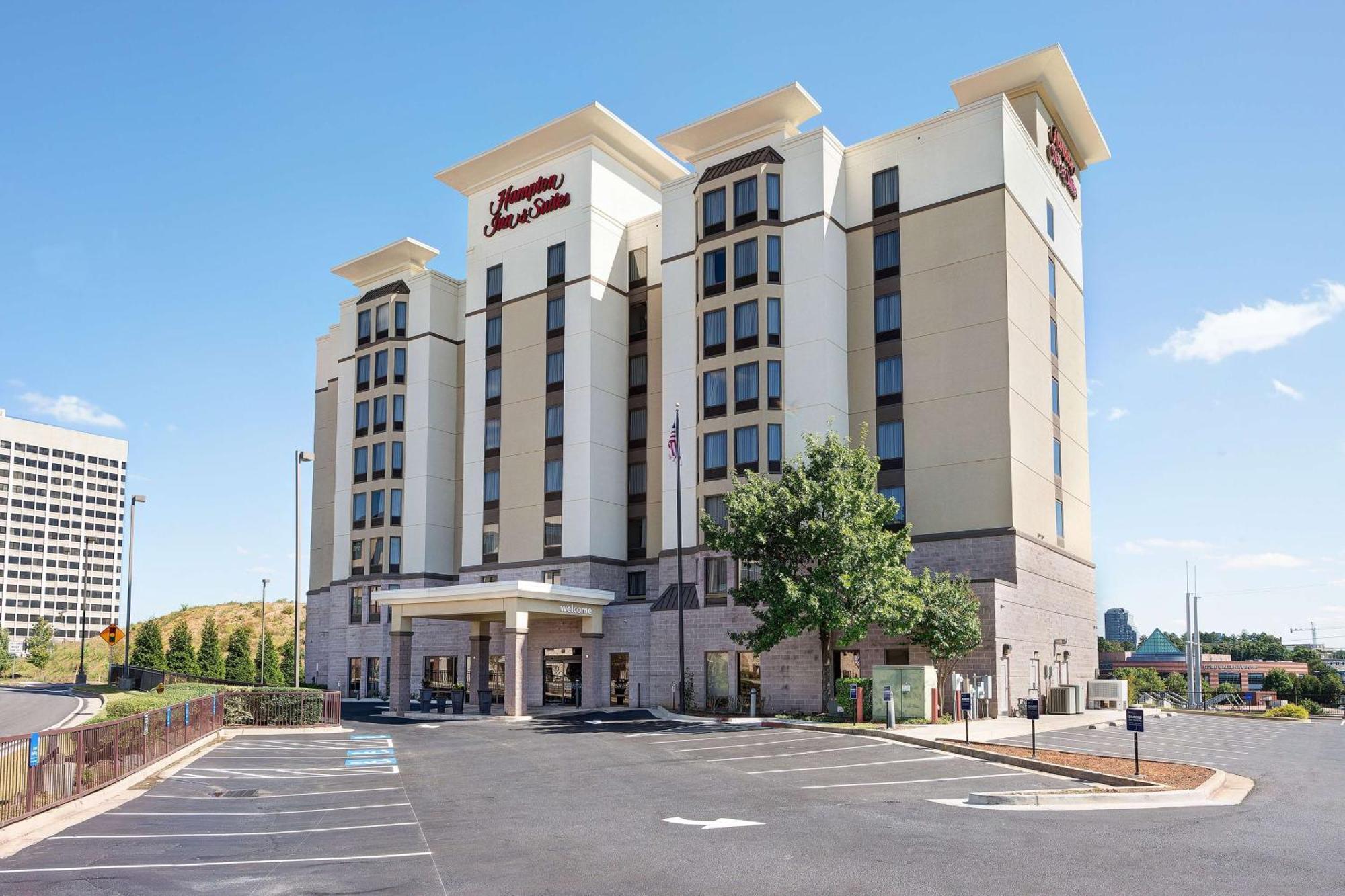 Hampton Inn & Suites Atlanta-Galleria Смирна Екстериор снимка