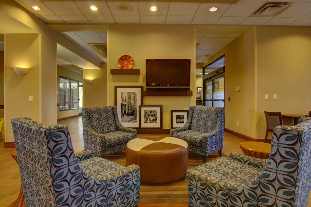 Hampton Inn & Suites Atlanta-Galleria Смирна Екстериор снимка